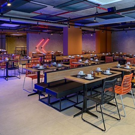 Ibis Budget Balneário Camboriú Exteriör bild