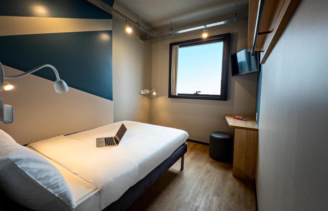 Ibis Budget Balneário Camboriú Exteriör bild