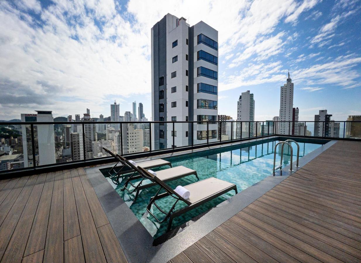 Ibis Budget Balneário Camboriú Exteriör bild