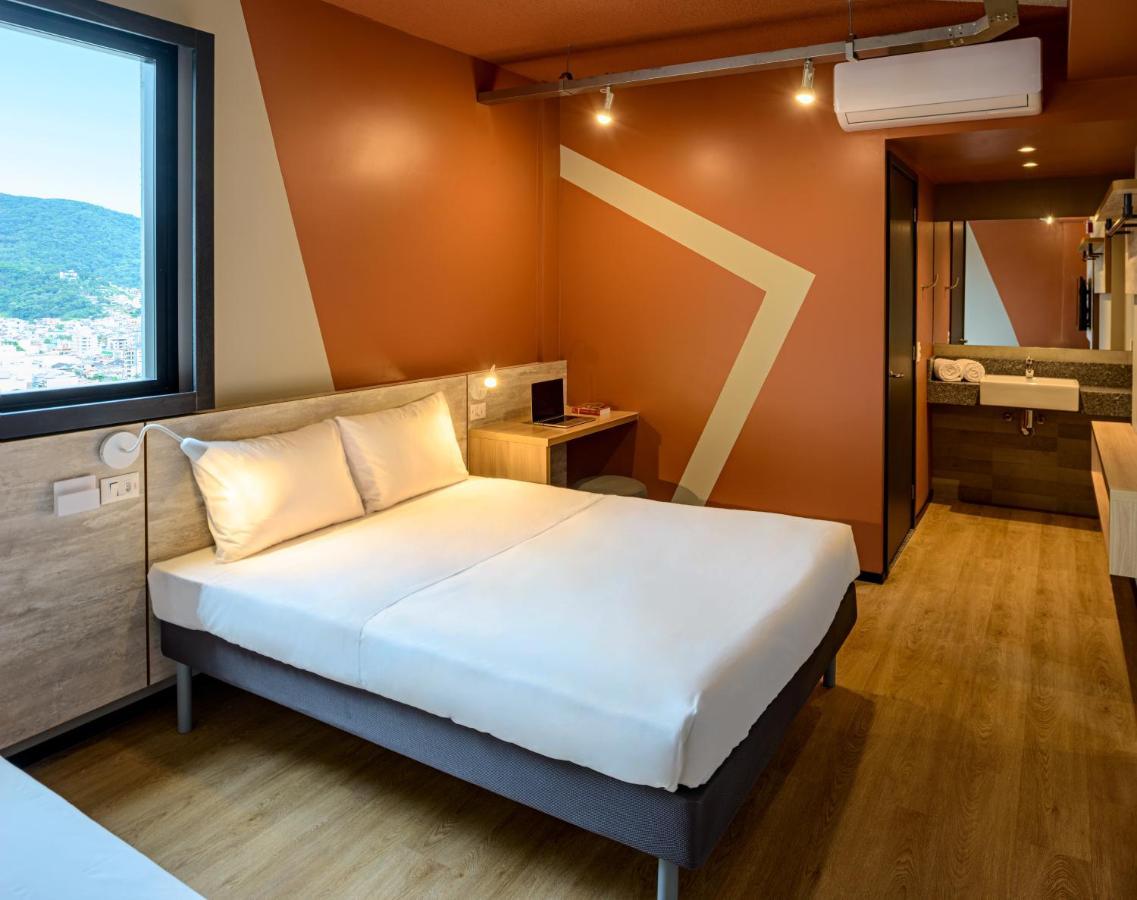 Ibis Budget Balneário Camboriú Exteriör bild