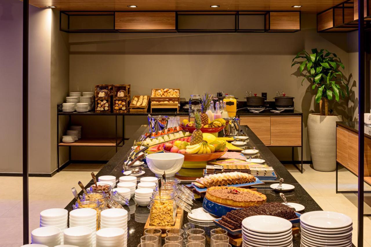 Ibis Budget Balneário Camboriú Exteriör bild