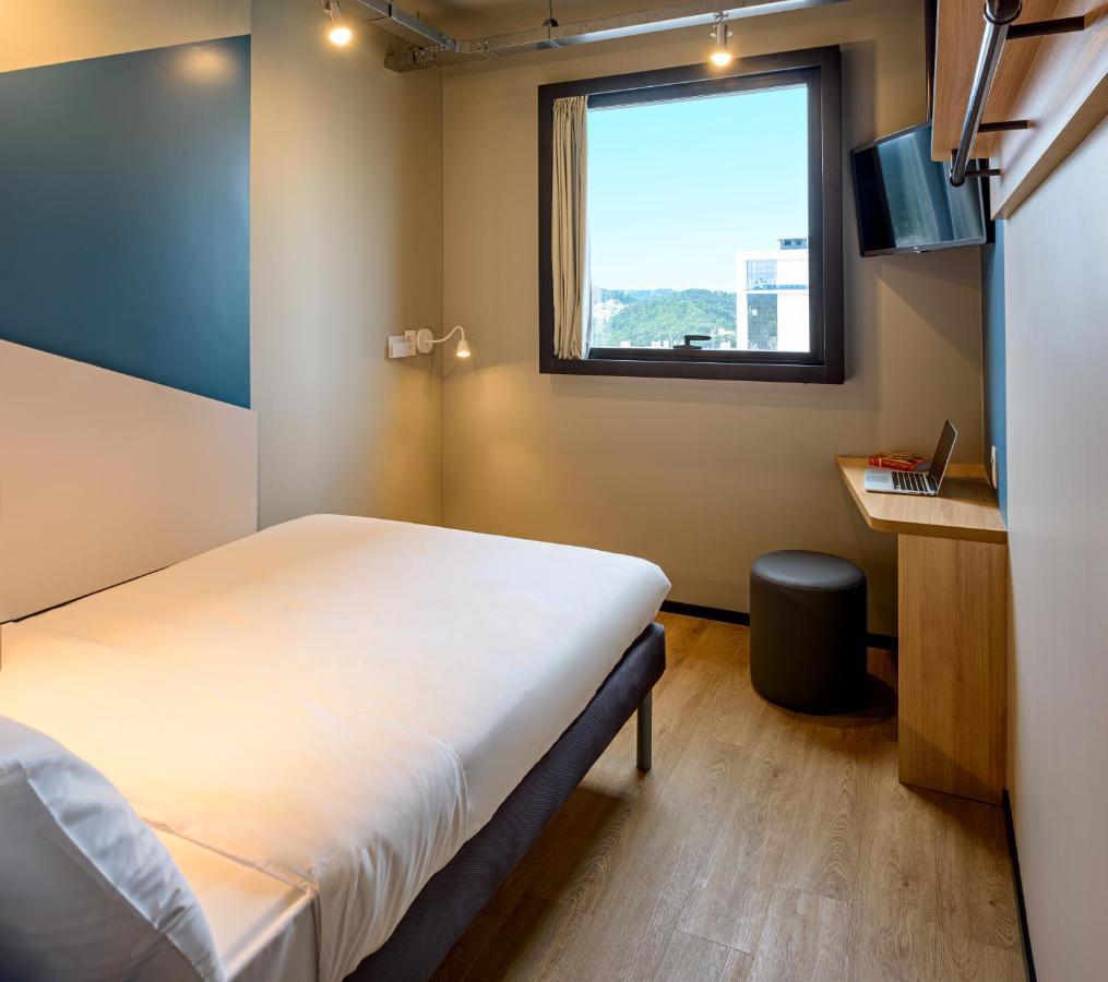 Ibis Budget Balneário Camboriú Exteriör bild